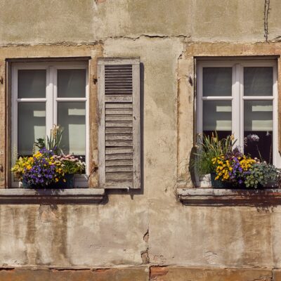 How to Avoid Cracks and Leaks in Your Home This Winter